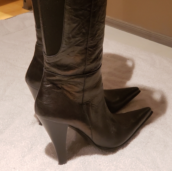 High dress boots - Picture 2 of 3